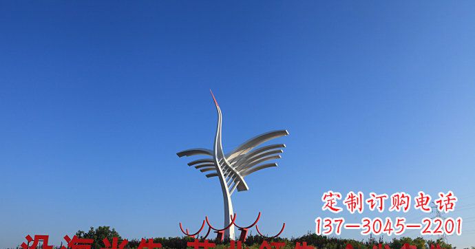 泰安仙鹤雕塑给城市带来独特的美感