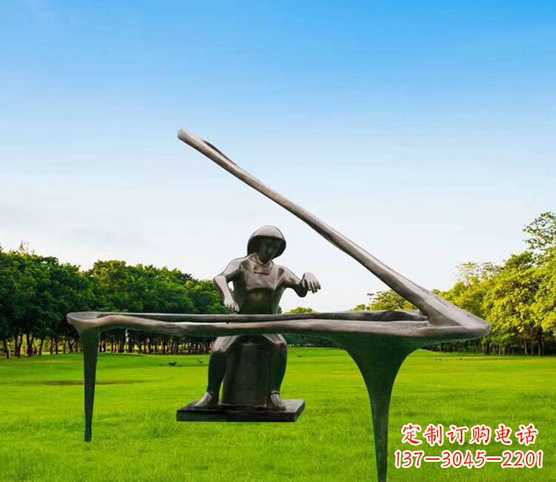 泰安抽象弹钢琴的人物铜雕2