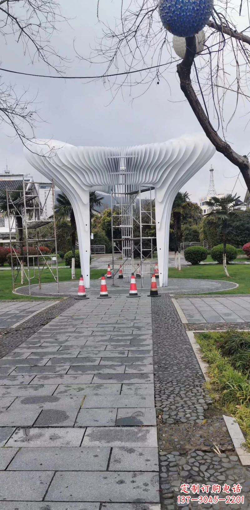 泰安拱门雕塑融入现代设计的古典美感