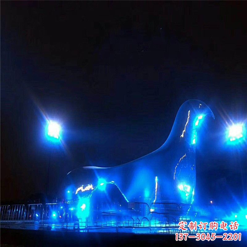 泰安鸽子雕塑彰显夜景灯光之美