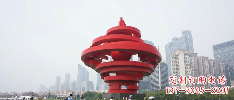 泰安火炬雕塑标志五月风光