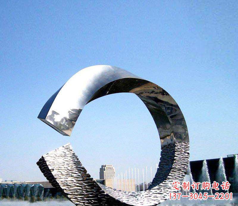 泰安抽象镜面不锈钢圆环雕塑