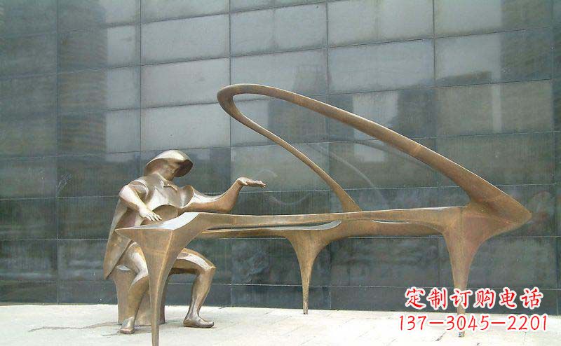 泰安抽象人物弹钢琴街边景观铜雕