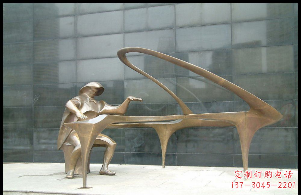 泰安钢琴雕塑融合音乐与艺术的完美结晶