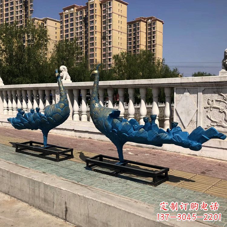 泰安珠翠集精美孔雀雕塑