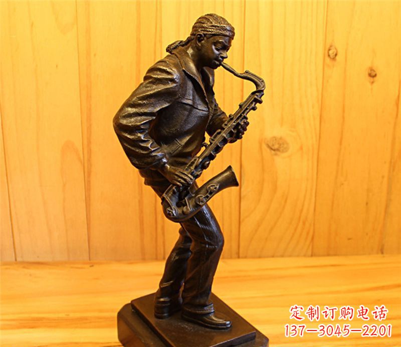 泰安萨克斯雕塑娱乐场所的精灵