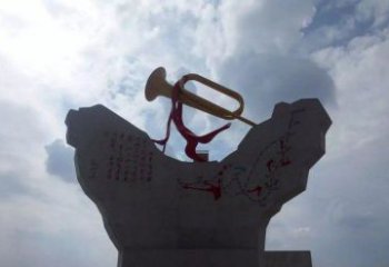 泰安革命烈士冲锋号雕塑让革命历史长存
