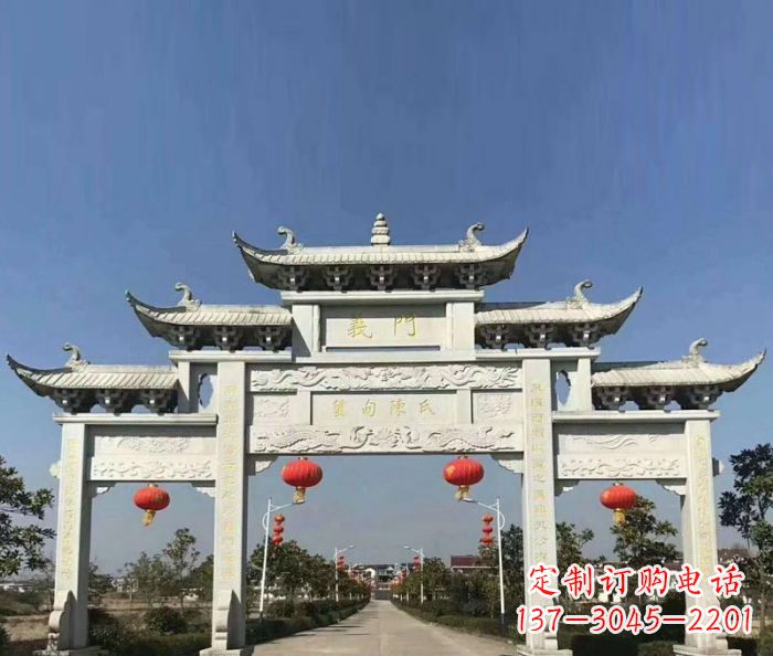 泰安传承百年,村口牌楼雕塑的历史