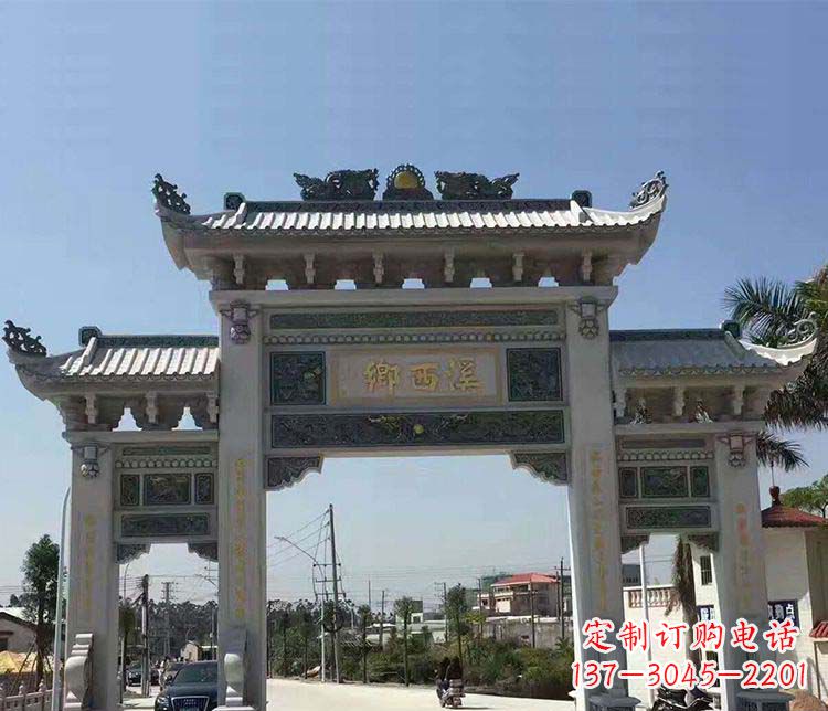 泰安石牌坊雕塑——缅怀深厚的历史情谊
