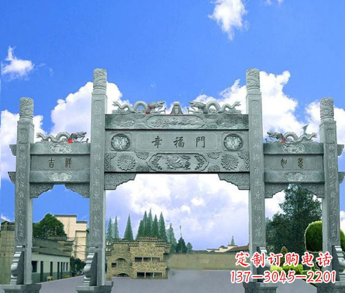 泰安村庄三门牌坊的雕塑之美