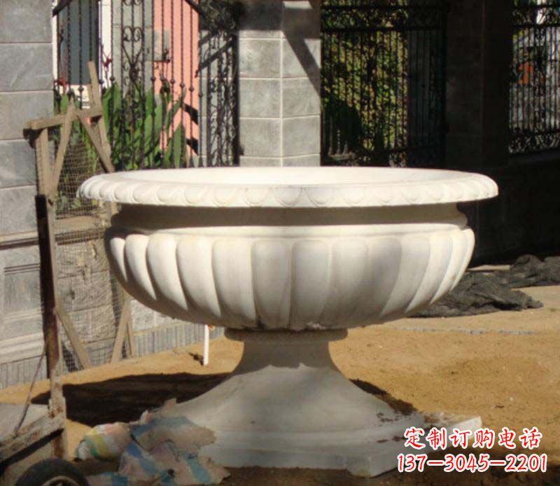 泰安精美大理石花盆雕塑