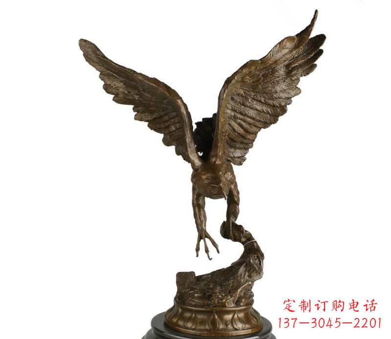 泰安大鹏展翅老鹰铜雕塑