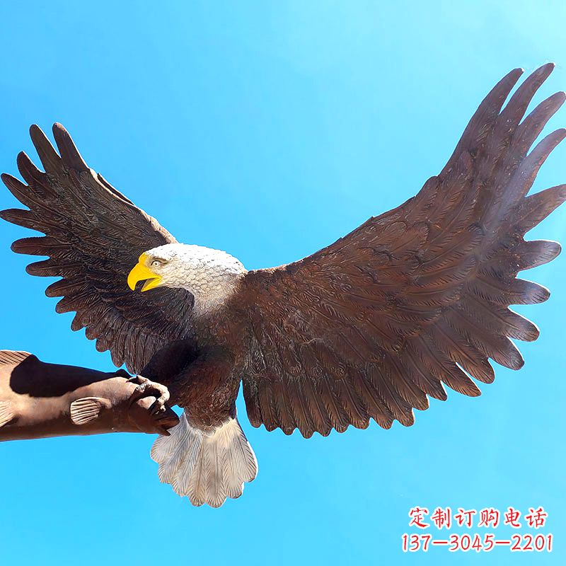 泰安精致仿真老鹰玻璃钢雕塑