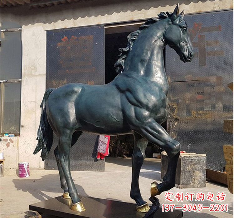 泰安大型公园铸铜马雕塑