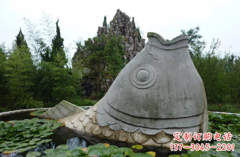 泰安大型喷水鲤鱼石雕