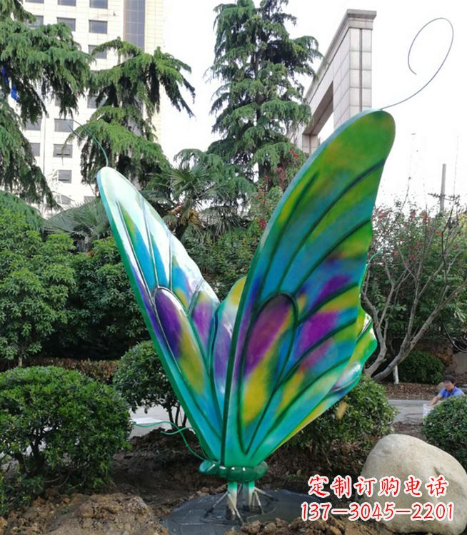泰安华丽璀璨的蝴蝶彩绘雕塑