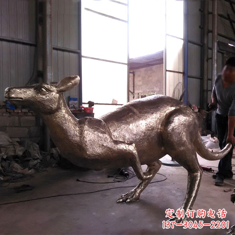 泰安袋鼠纯铜雕塑