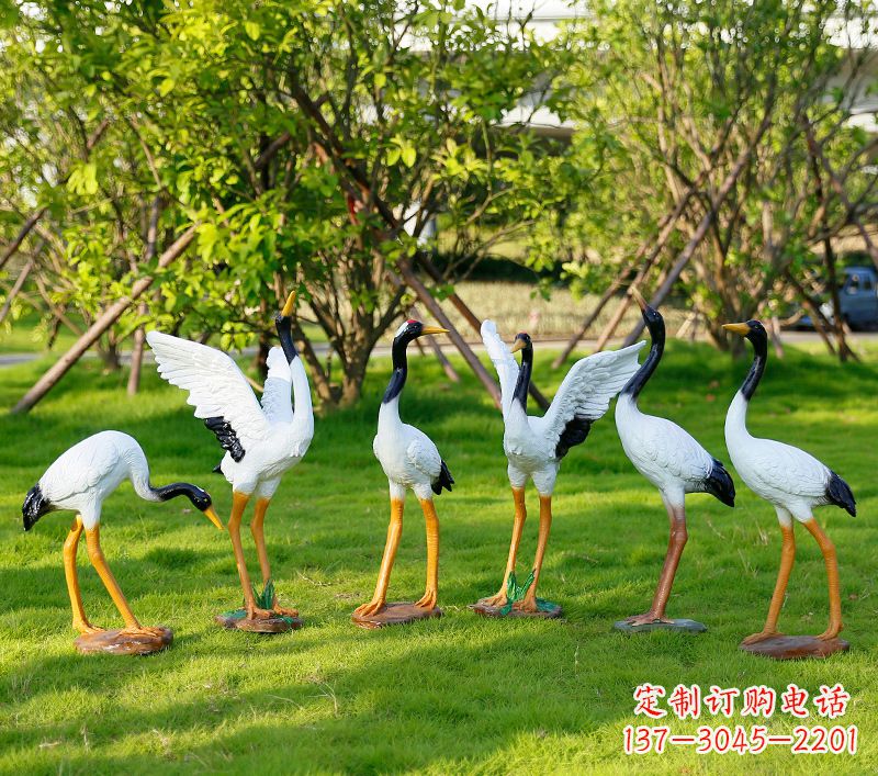 泰安丹顶鹤抽象雕塑