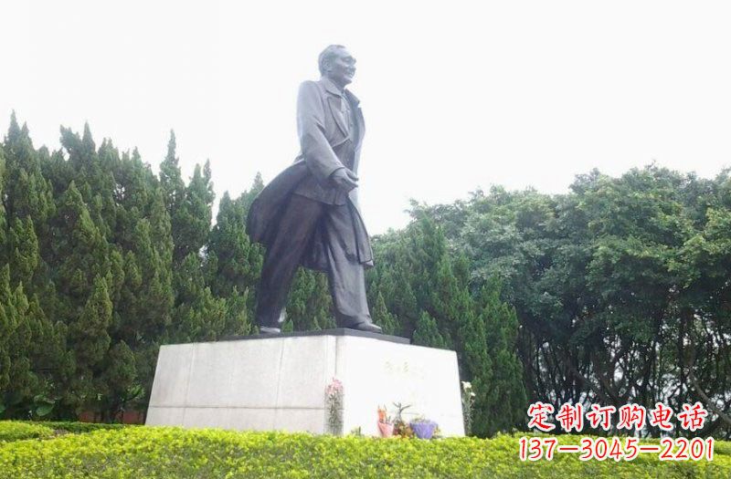 泰安邓小平铜雕