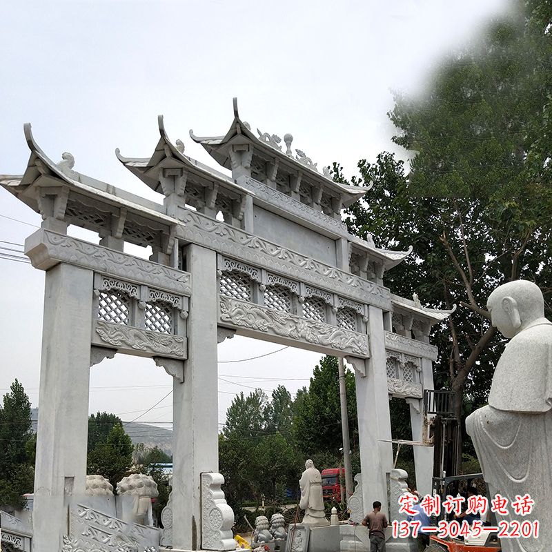 泰安雕塑公园门口牌坊