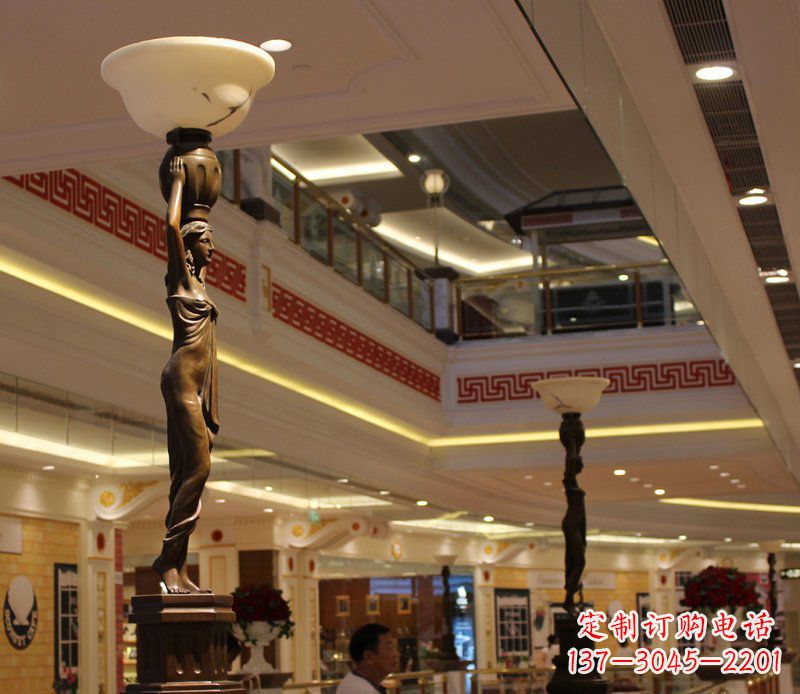 泰安高端玻璃钢仿铜雕塑——女人雕塑