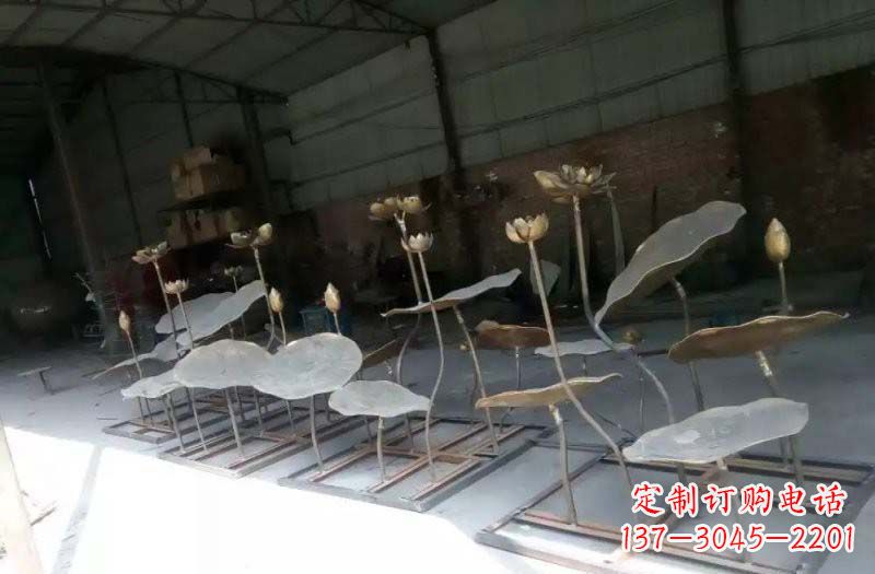 泰安精美锻铜荷花荷叶雕塑