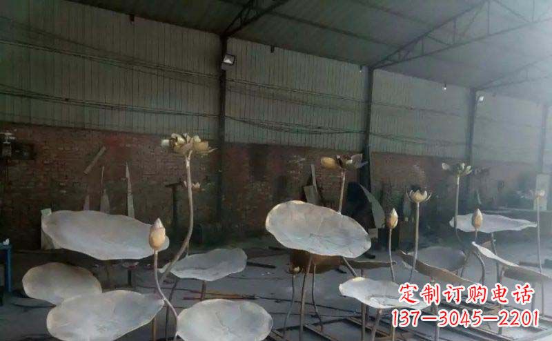 泰安锻铜荷叶荷花广场景观雕塑