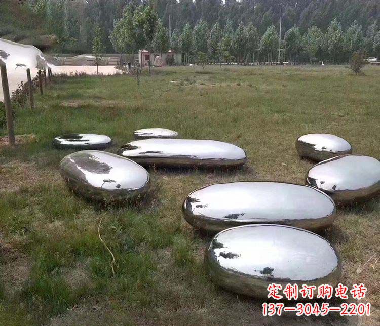 泰安鹅卵石抽象镜面不锈钢雕塑
