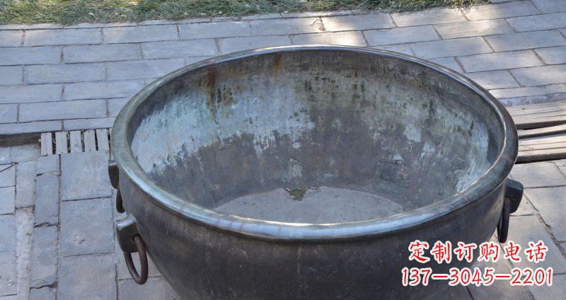 泰安仿古纹饰铜水缸雕塑