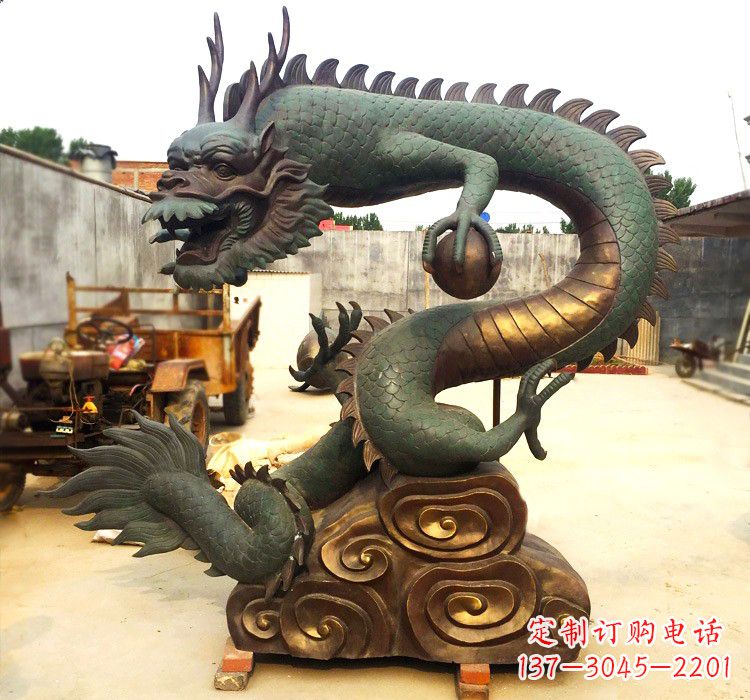 泰安飞龙戏珠铜雕