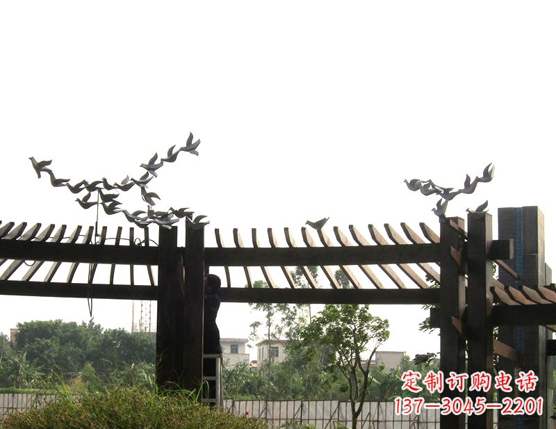 泰安飞翔美景·鸽子雕塑