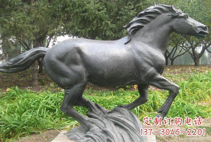 泰安奔马铜雕—精美雕塑处处闪耀灿烂光彩
