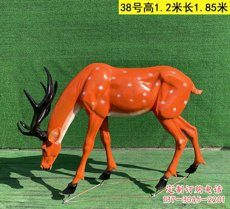 泰安公园玻璃钢梅花鹿雕塑