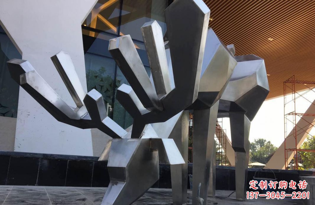 泰安高端不锈钢抽象驯鹿雕塑