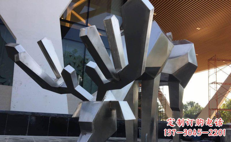 泰安聚体雕塑抽象几何驯鹿