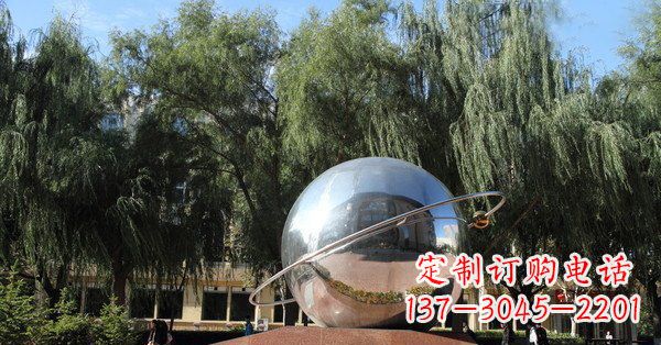 泰安优雅而充满动感的不锈钢地球与赤道融合雕塑