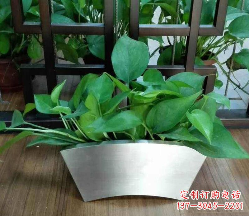 泰安高质量不锈钢花盆雕塑,享受自然完美烘托