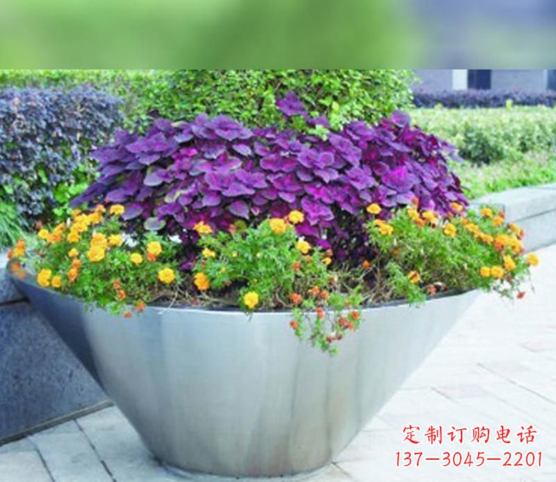 泰安中领雕塑精致无比的花盆雕塑