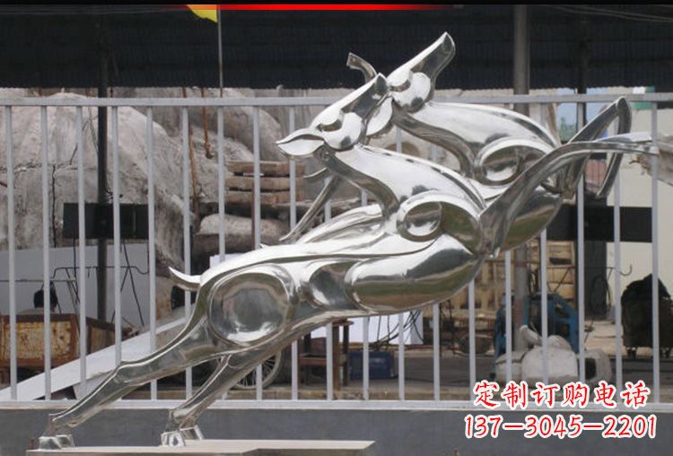 泰安梅花鹿不锈钢高光大型雕塑