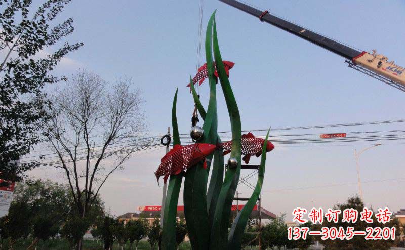 泰安欧洲风格鲤鱼不锈钢雕塑