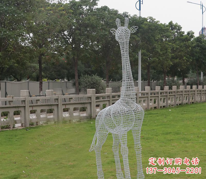 泰安浪漫活力·不锈钢镂空长颈鹿雕塑