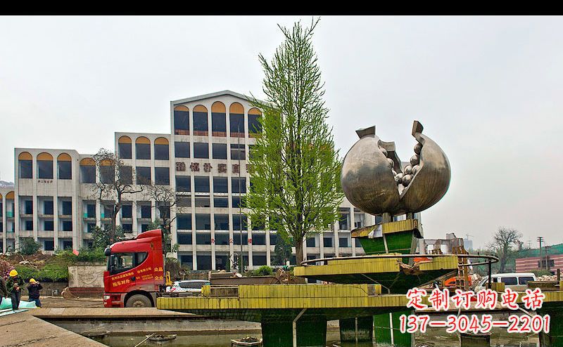 泰安精美不锈钢石榴景观雕塑