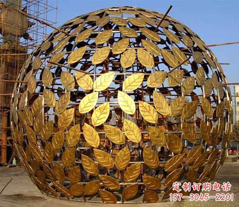 泰安不锈钢树叶镂空球景观雕塑