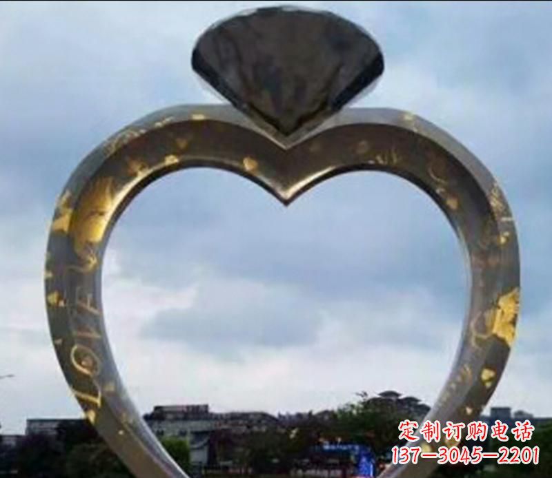 泰安不锈钢大型钻石戒指景观雕塑