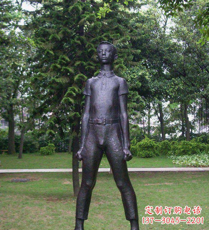 泰安夕阳下的感动——铜雕男孩人物雕塑