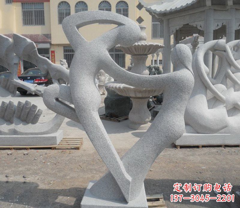泰安公园抽象情侣小品雕塑