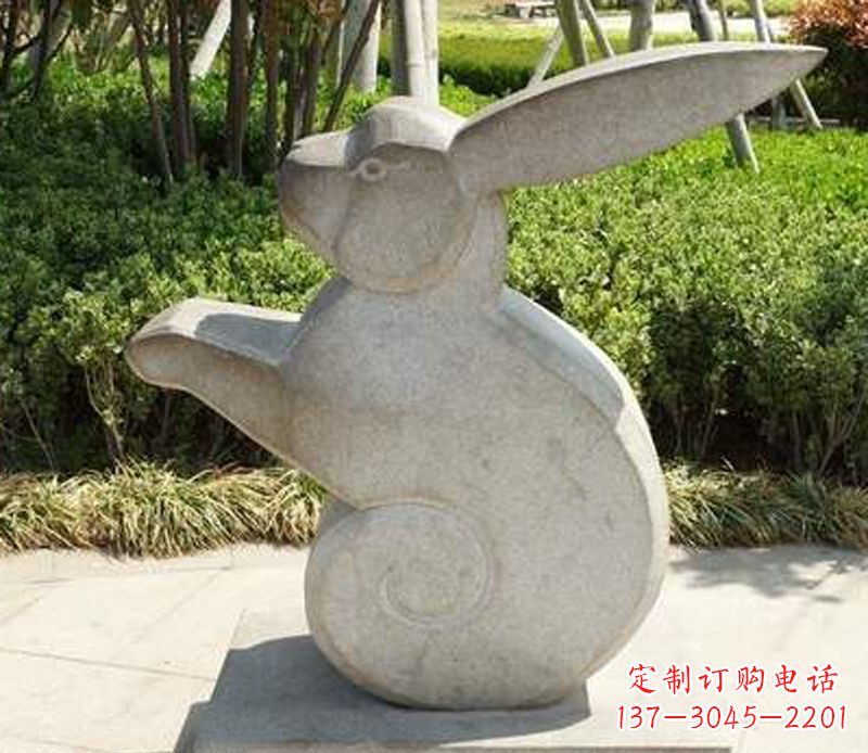 泰安公园兔子雕塑,营造可爱的氛围