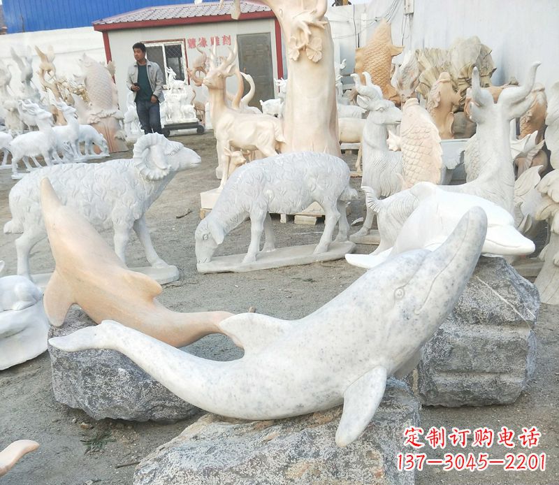泰安公园动物海豚石雕