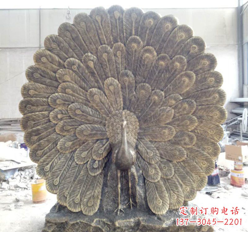 泰安公园动物孔雀铜雕