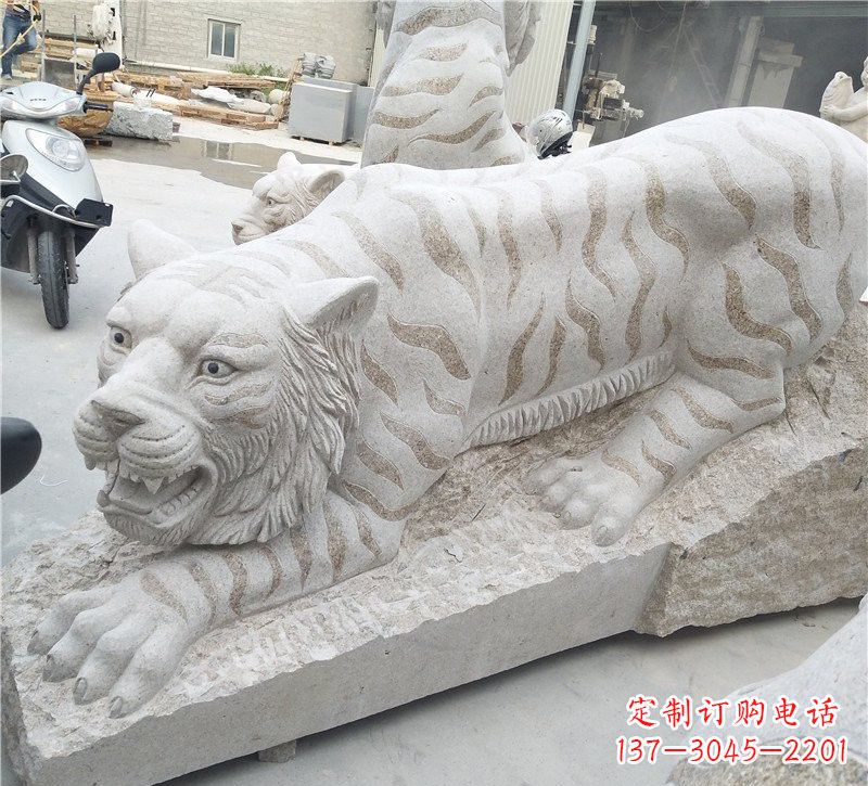 泰安中领雕塑精美大型老虎石雕,精雕细琢展现雄壮气势